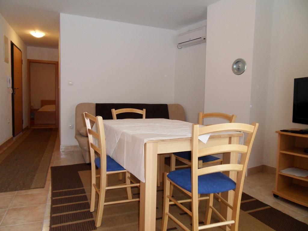Apartments Petricevic 2 Selce Exteriör bild