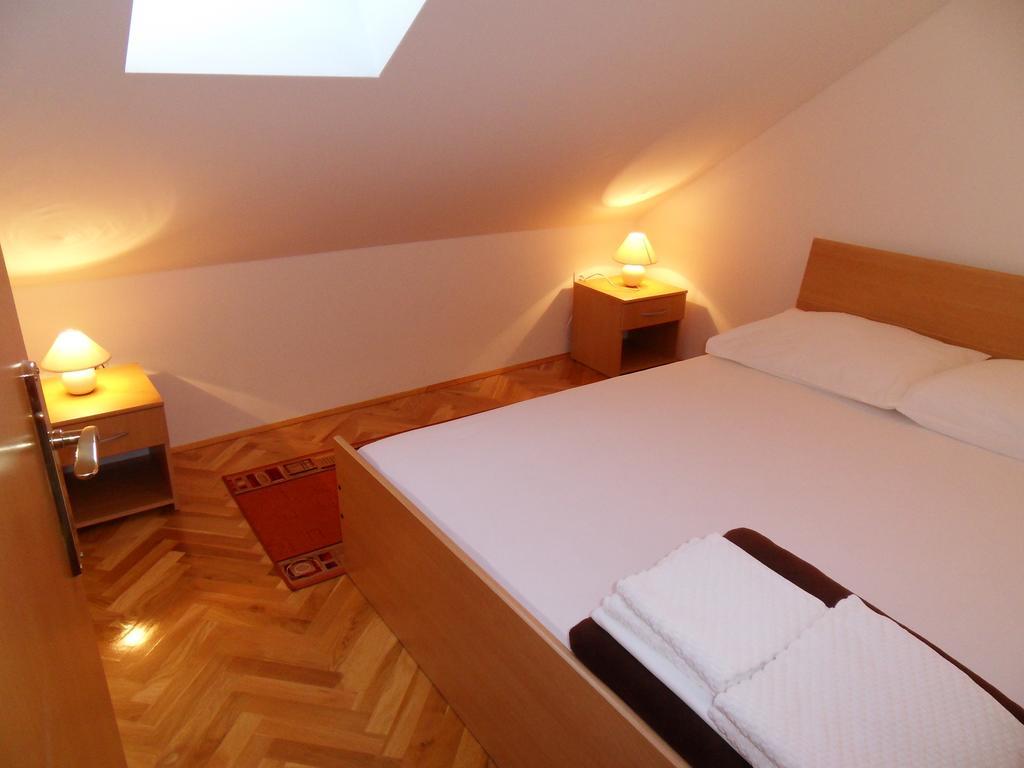 Apartments Petricevic 2 Selce Exteriör bild